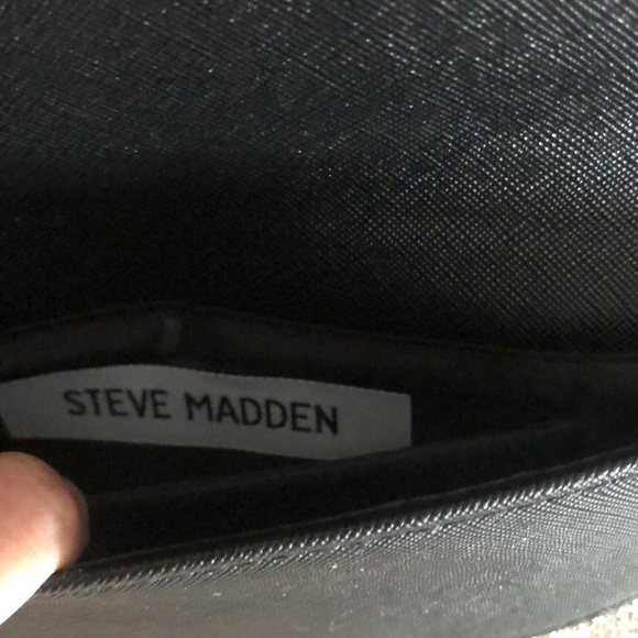 Steve Madden clutch - Picture 2 of 3